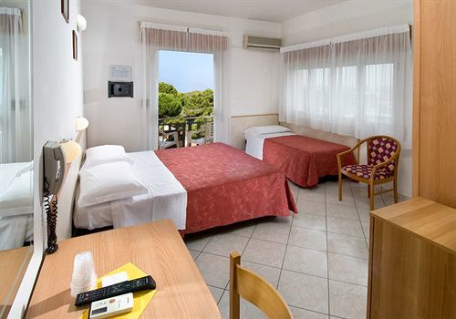 Zenith Hotel