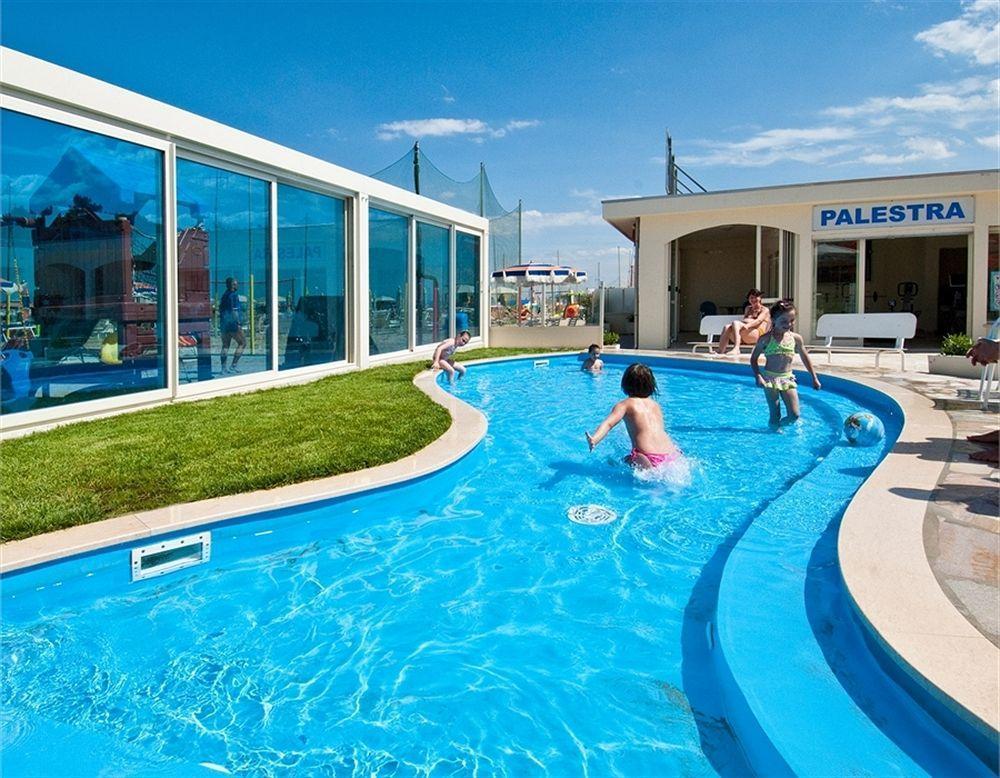 Zenith Hotel