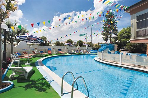 Zenith Hotel